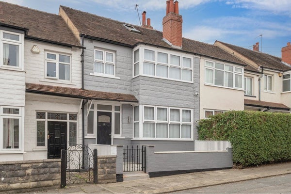 Flat Manor Grove in Leeds