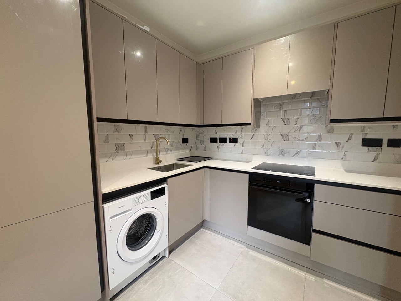 Flat Romford Road in Greater London