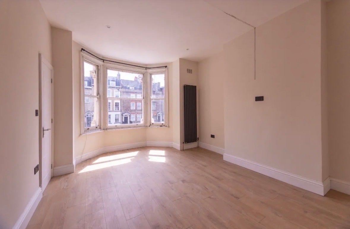 Flat Romford Road in Greater London