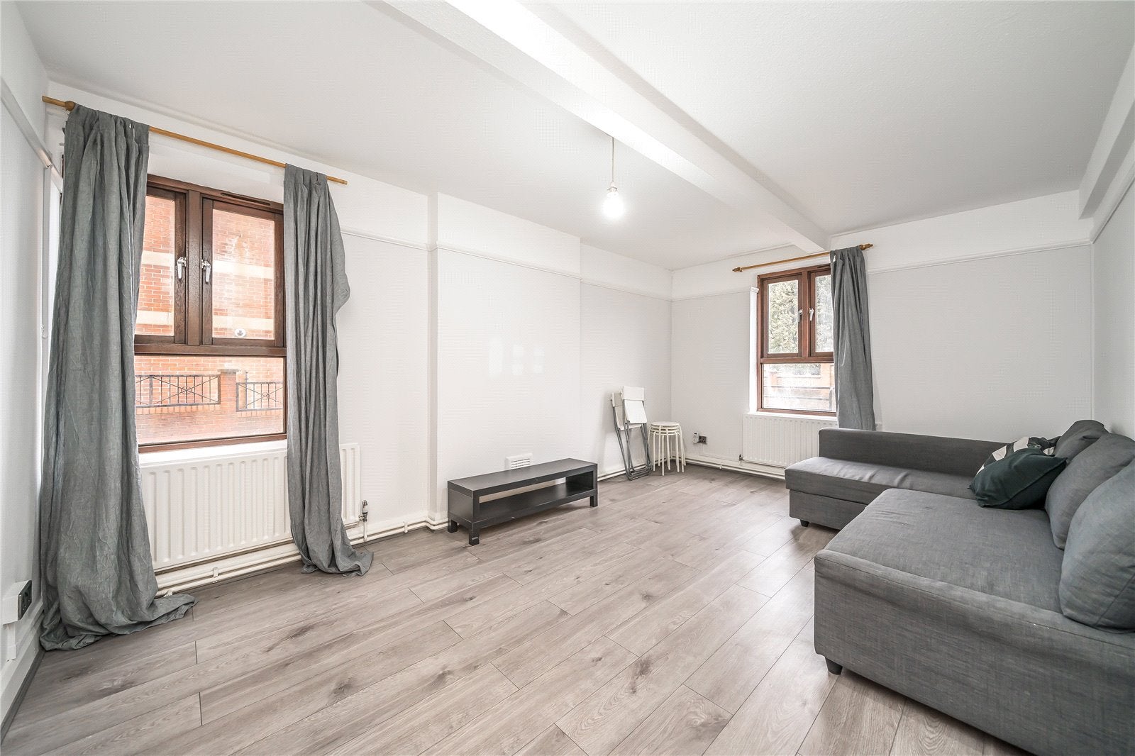 Flat Kintyre Court in Greater London