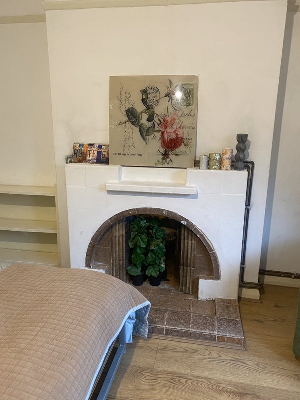 Room Thornton Avenue in Greater London