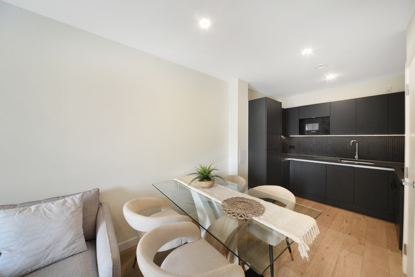 Flat Boston Road in Greater London