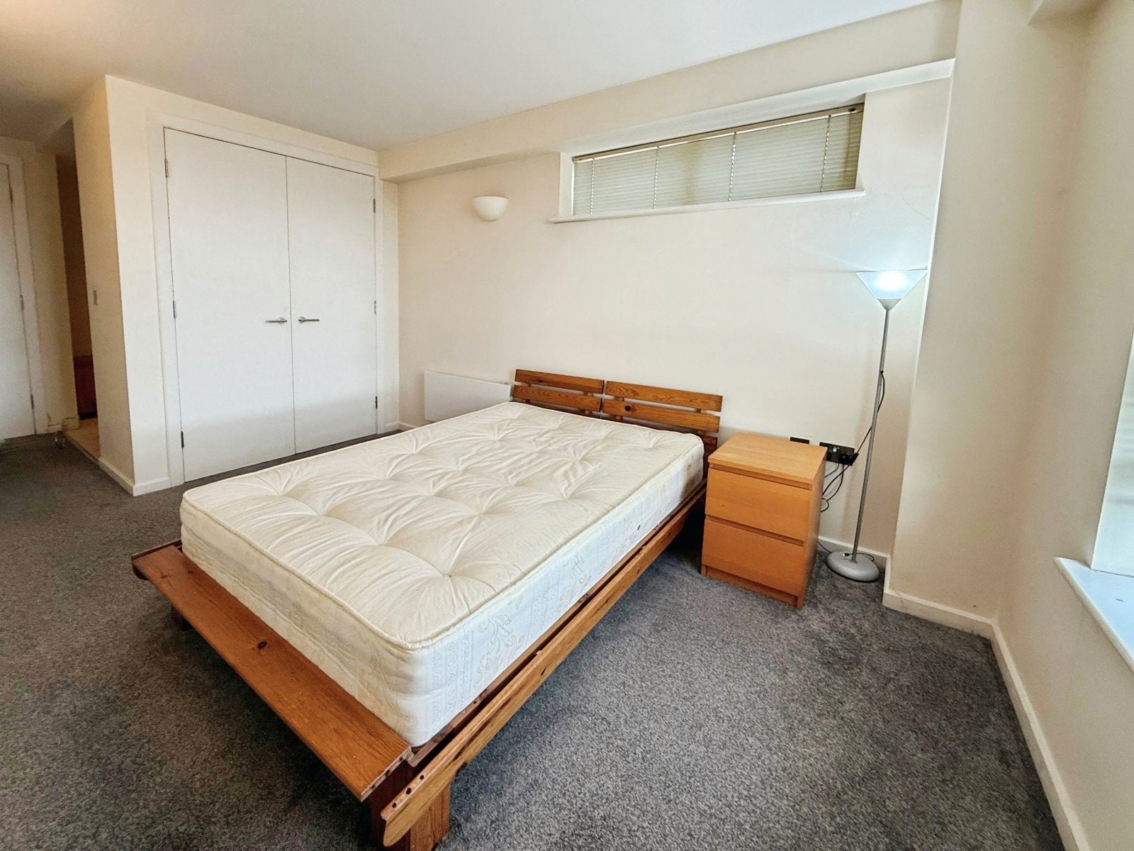 Flat Whitehall Riverside in Leeds