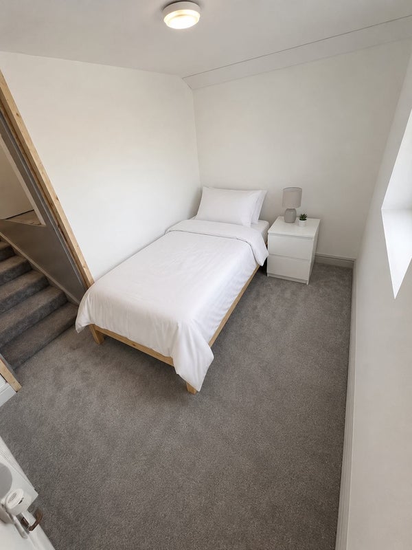 Room Bewsey Road in Warrington