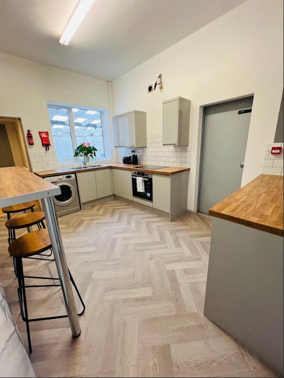 Room Bewsey Road in Warrington