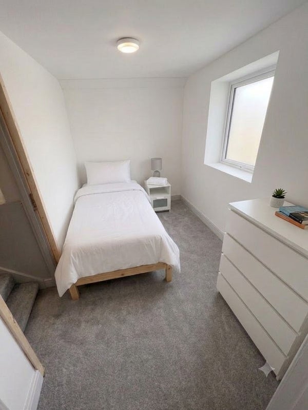 Room Bewsey Road in Warrington
