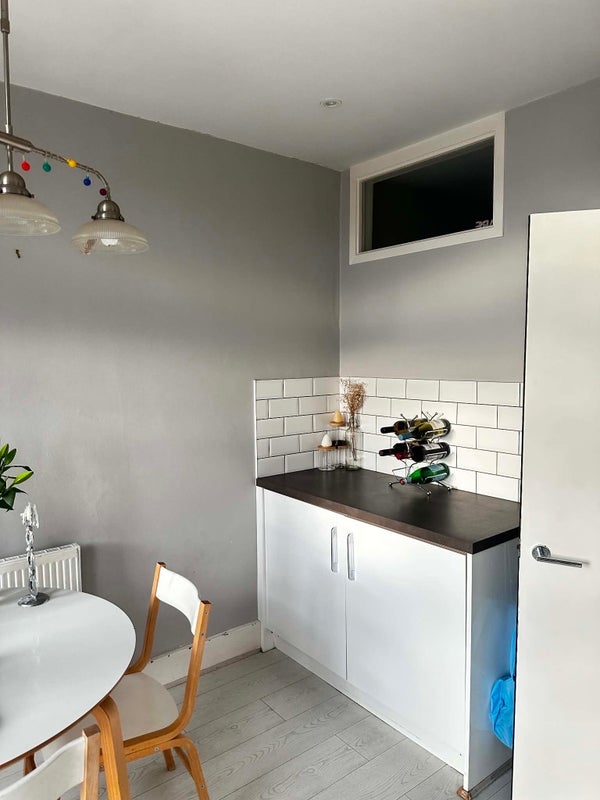Room Shrubbery Road in Greater London
