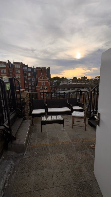 Room Queensway in City of Westminster