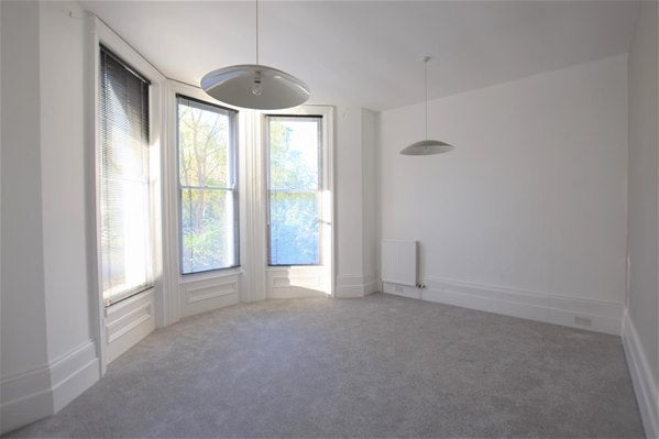 Flat Langley Road in Greater London