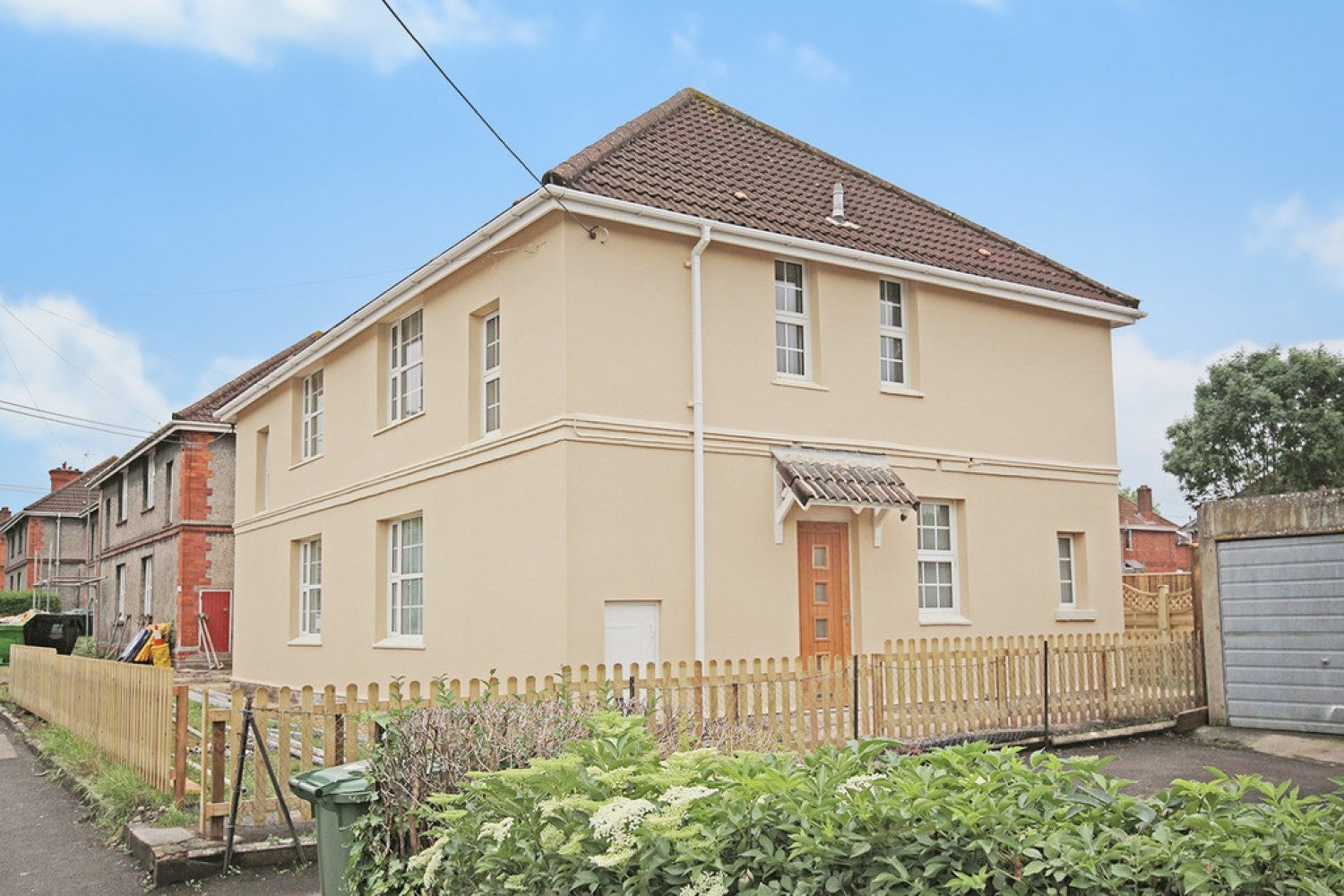Flat The Crescent in Westbury