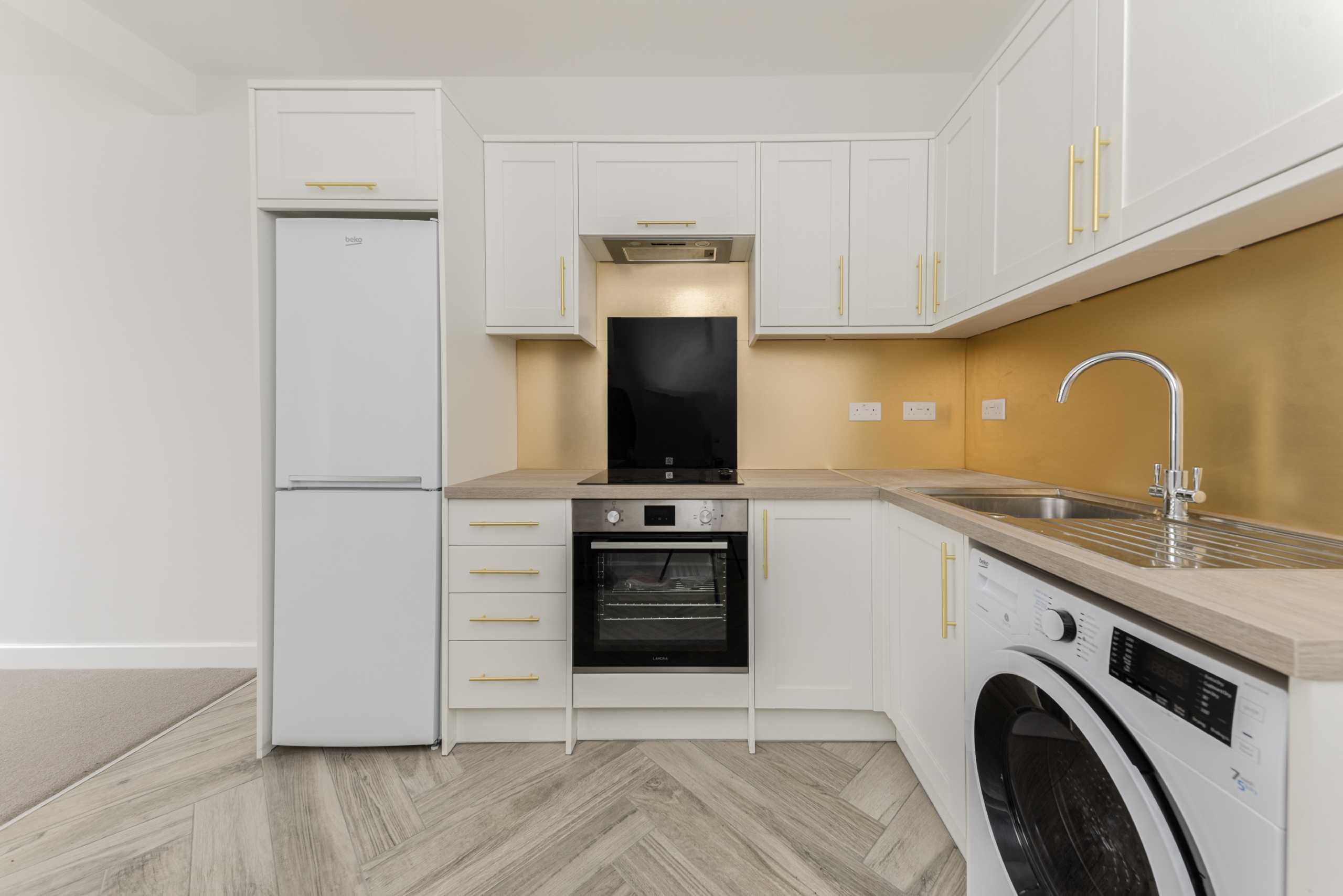 Flat Coombe Lane in Greater London