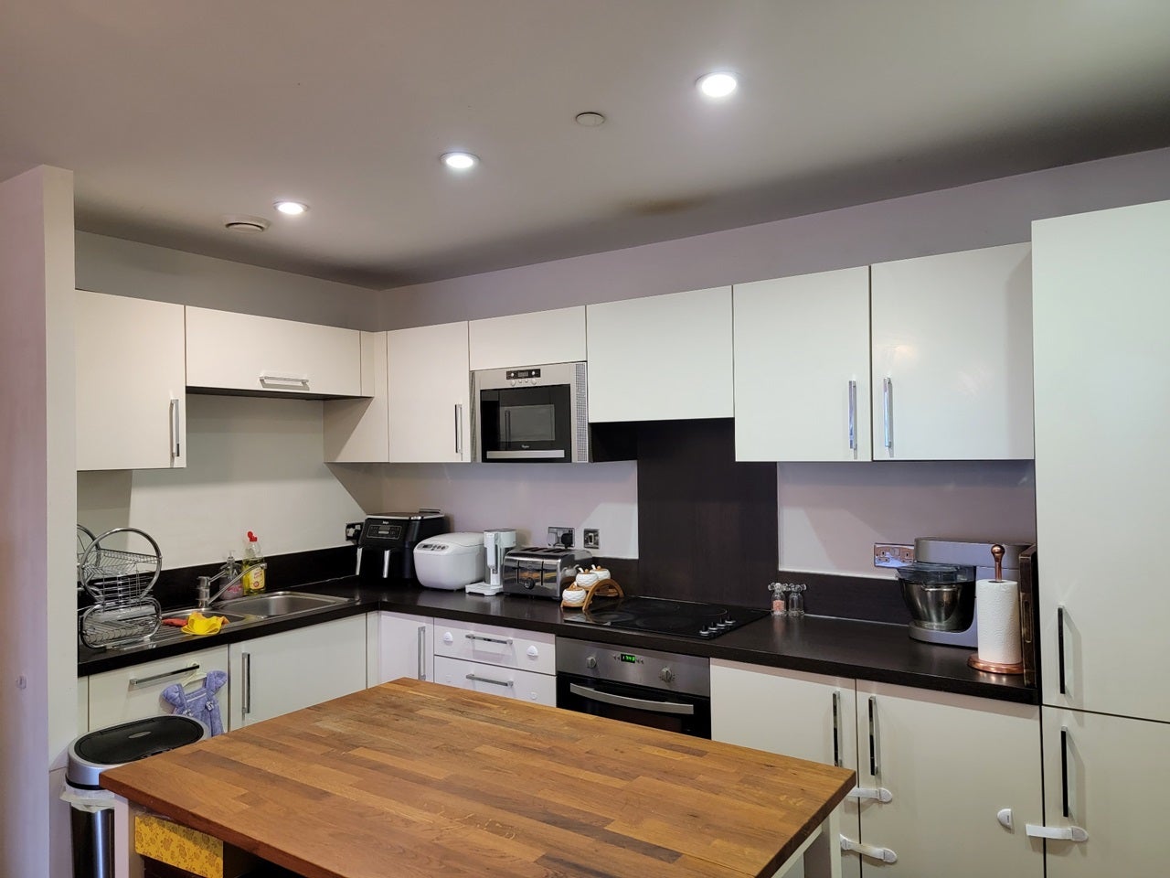 Flat Cornmill Lane in Greater London