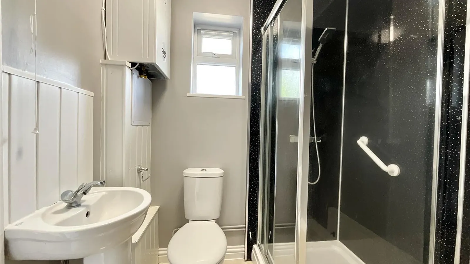 Flat Kingsmead Walk in Bristol