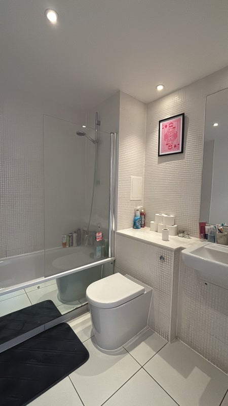 Room Peckham Grove in Greater London