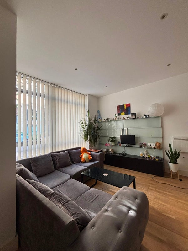 Room Peckham Grove in Greater London