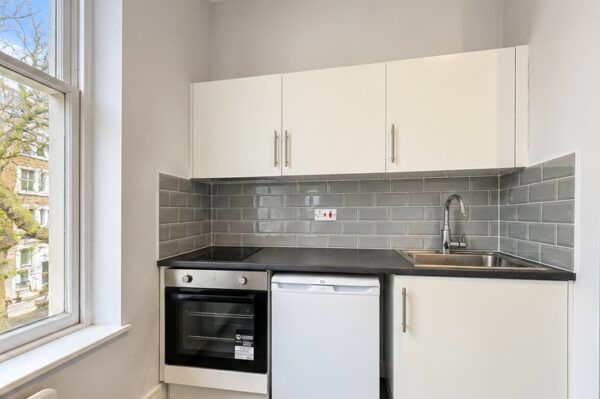Flat Ladbroke Grove in Greater London