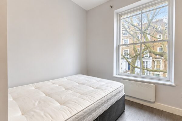Flat Ladbroke Grove in Greater London