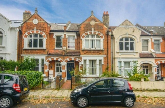 House Silver Crescent in Greater London