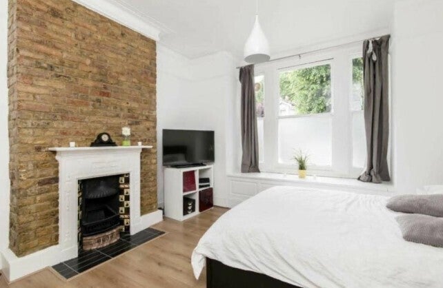 House Silver Crescent in Greater London