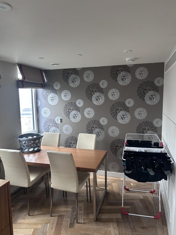 Room City Road in Greater London