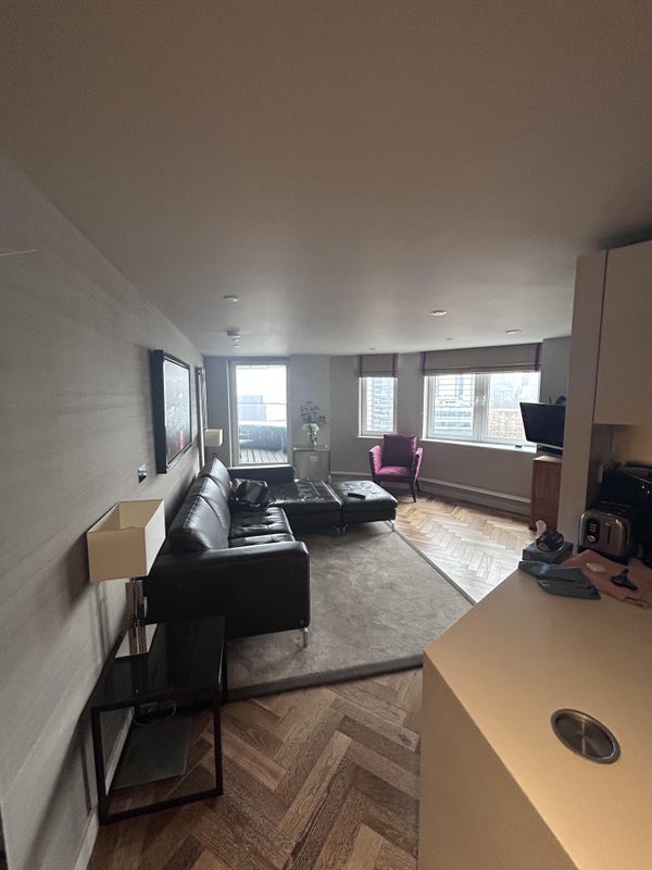 Room City Road in Greater London