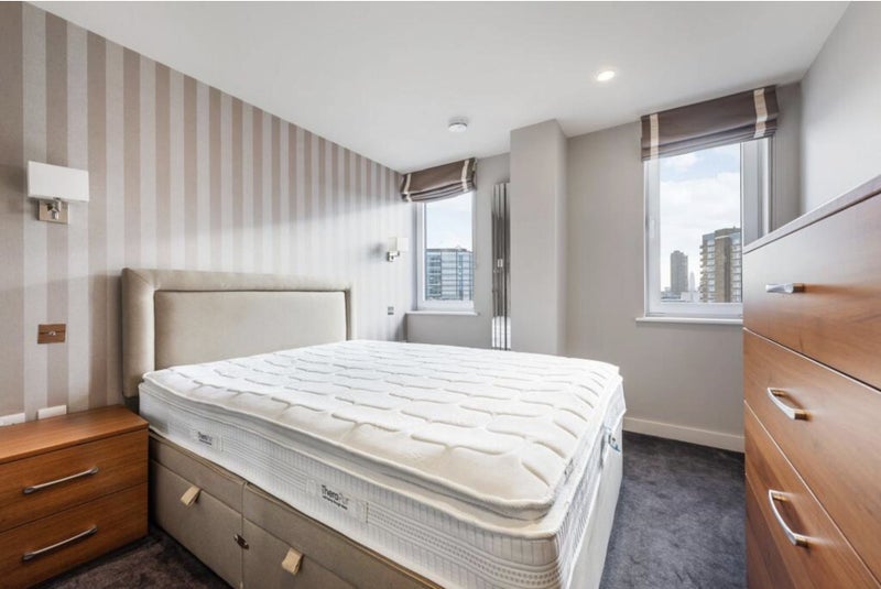 Room City Road in Greater London