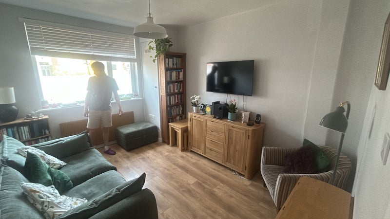 Room Boreham Road in Greater London