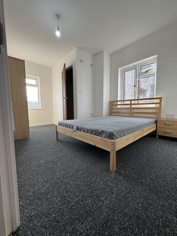 Flat Ambleside Avenue in Bristol