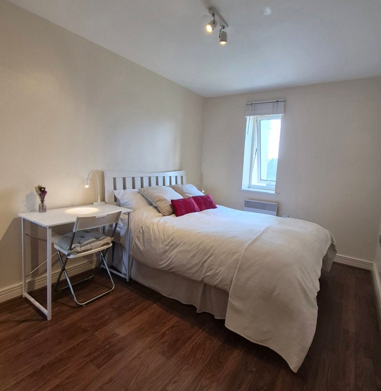 Room High Street in Greater London