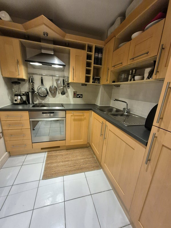 Room High Street in Greater London