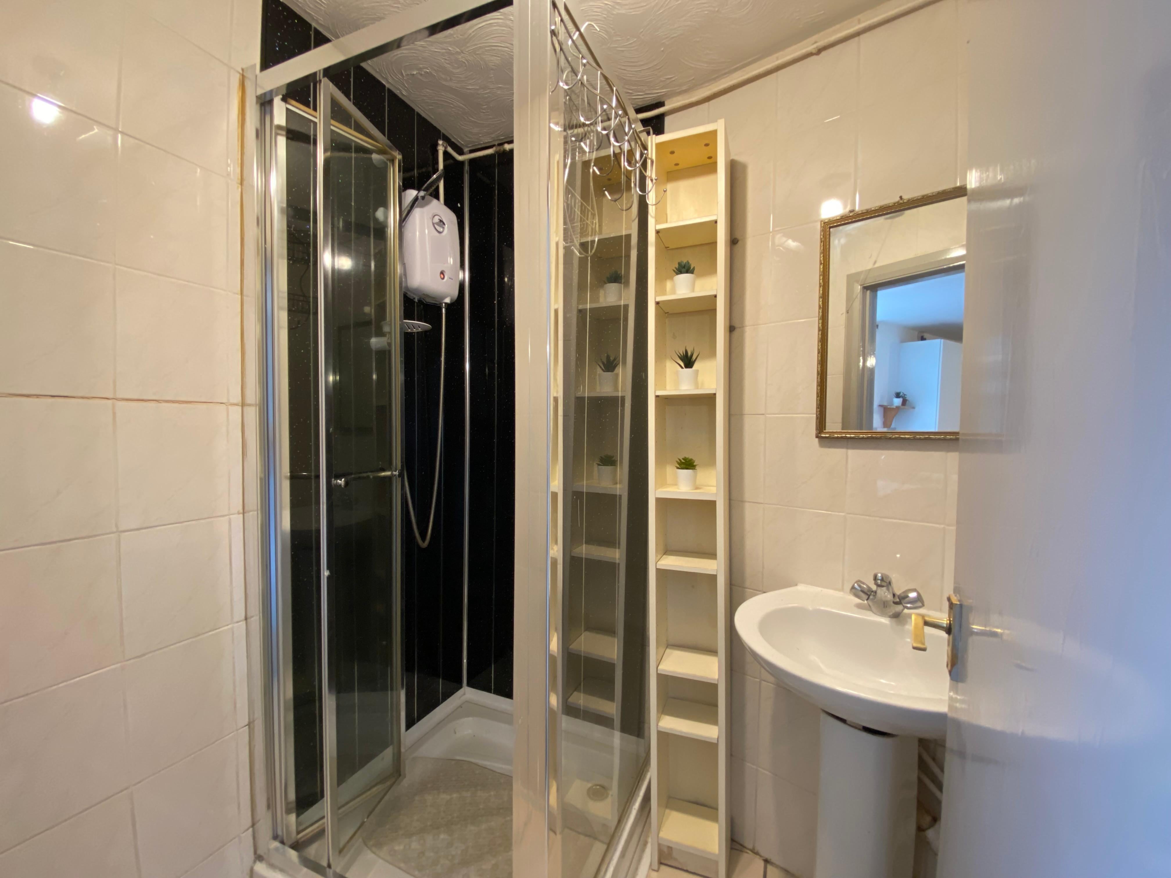 Flat Humberstone Gate in Leicester