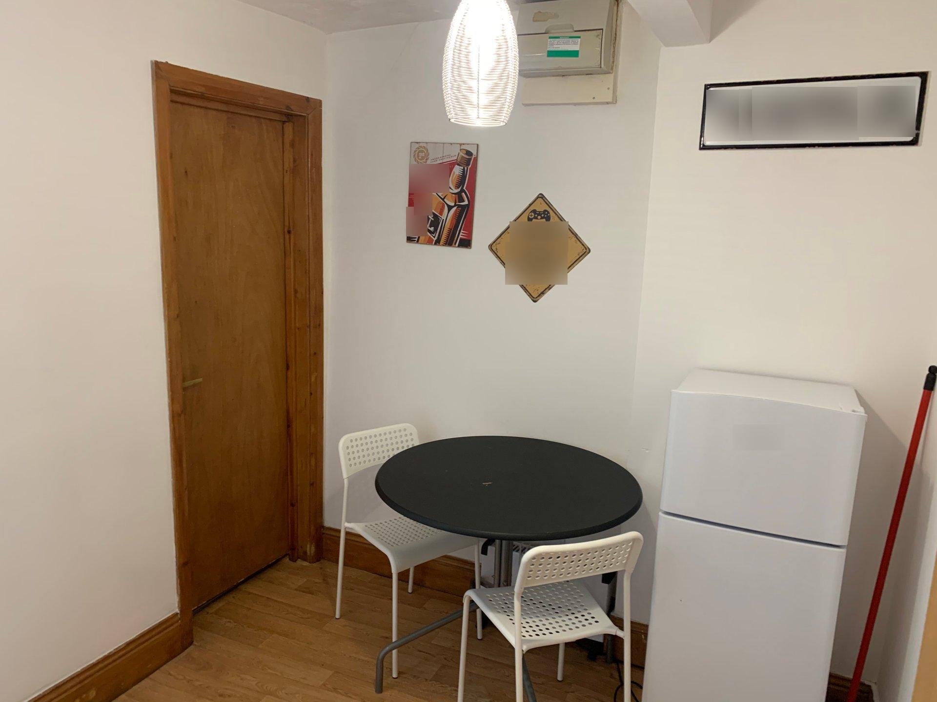 Flat Humberstone Gate in Leicester