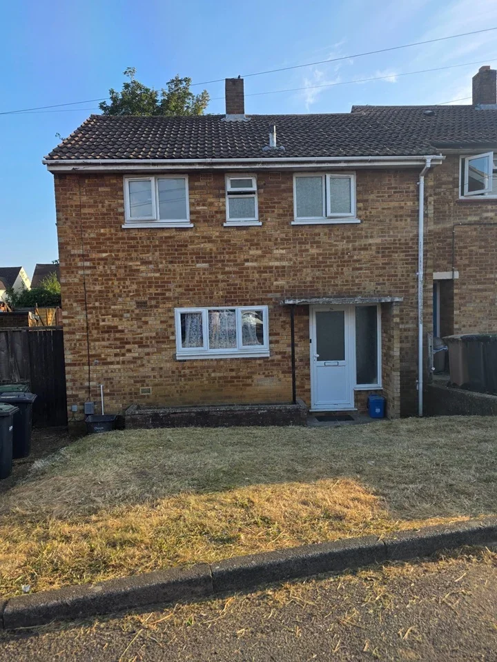 House Parys Road in Luton