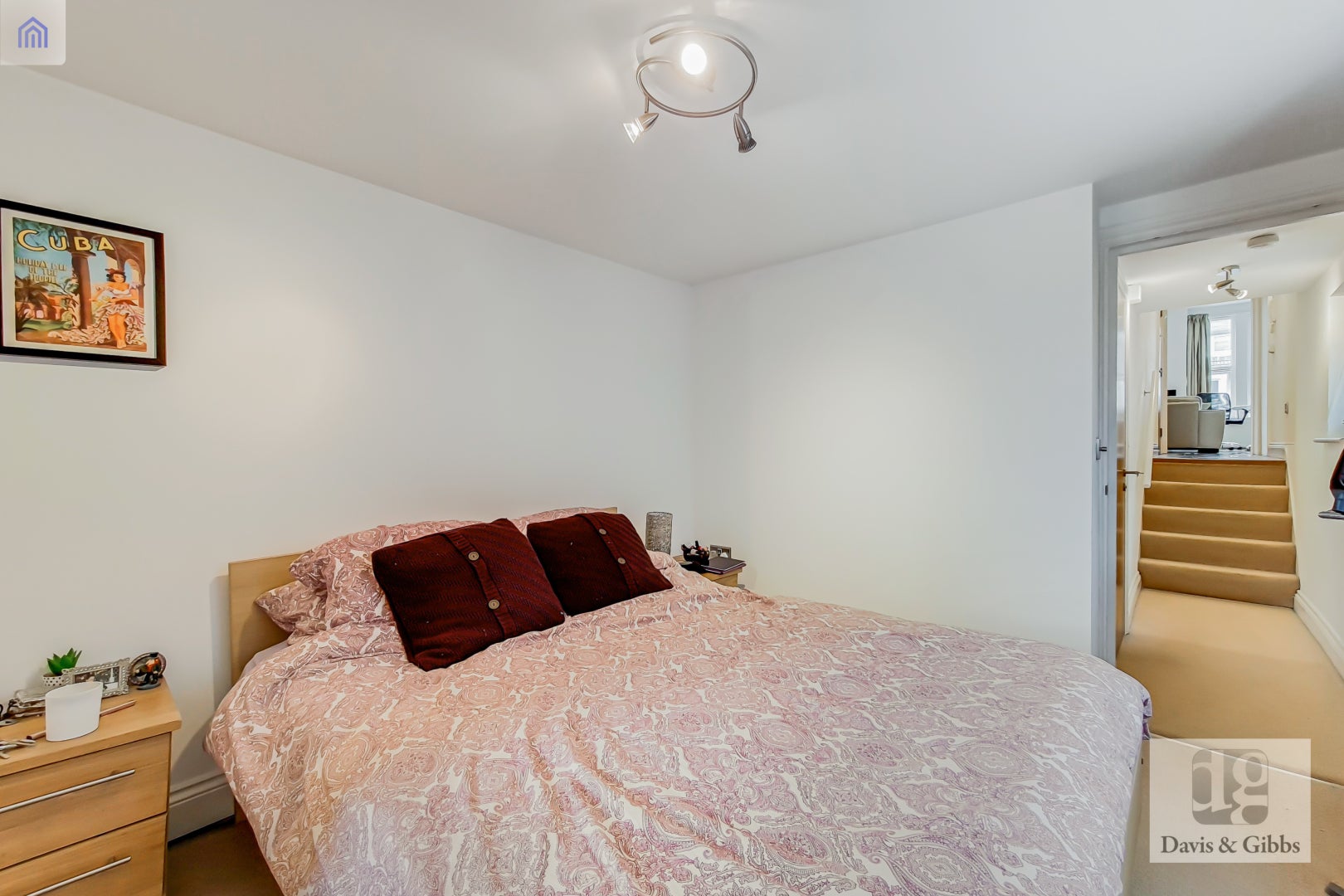 Flat Lessingham Avenue in Greater London