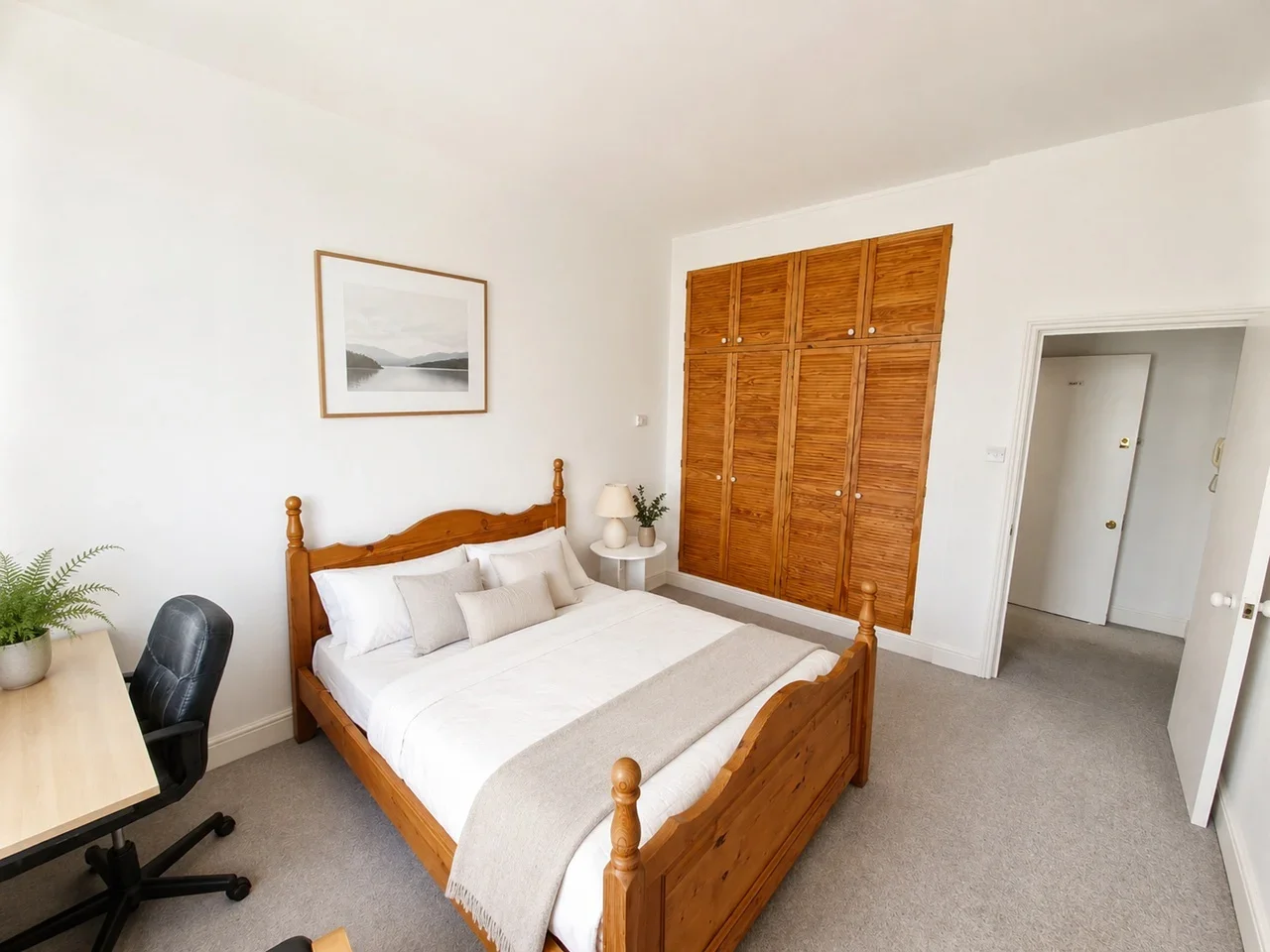 Flat Ritherdon Road in Greater London