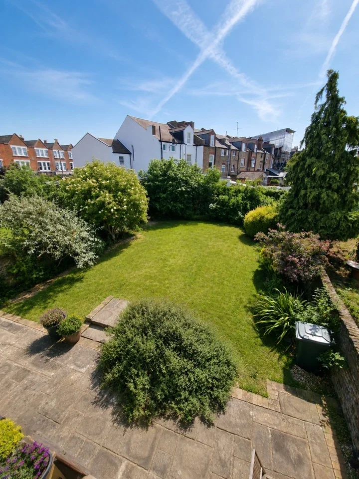 Flat Ritherdon Road in Greater London