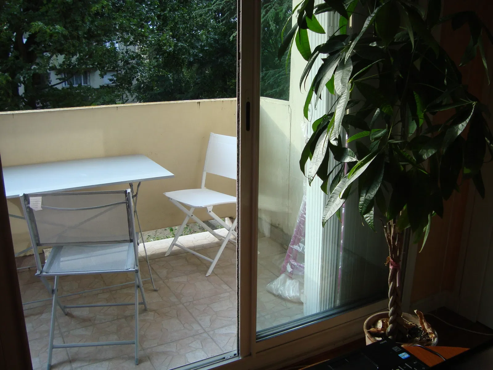Chambre Rue Francisque Jomard à Oullins-Pierre-Bénite