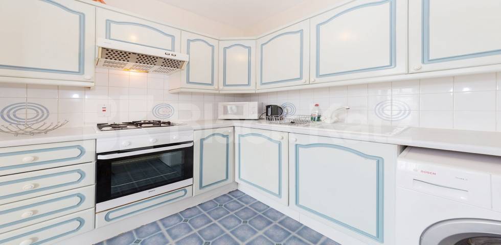 Flat Iverson Road in Greater London