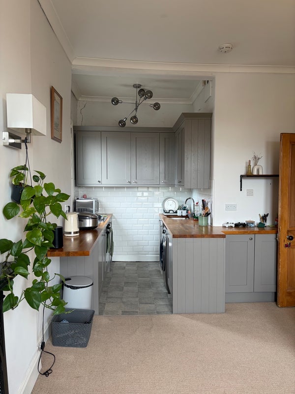 Flat Logie Green Road in City of Edinburgh