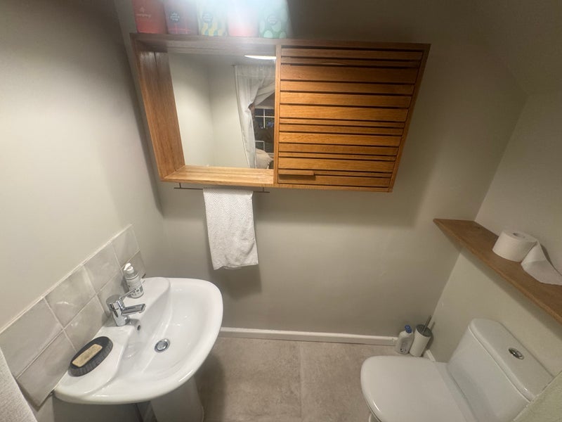 Room Cobourg Road in Bristol