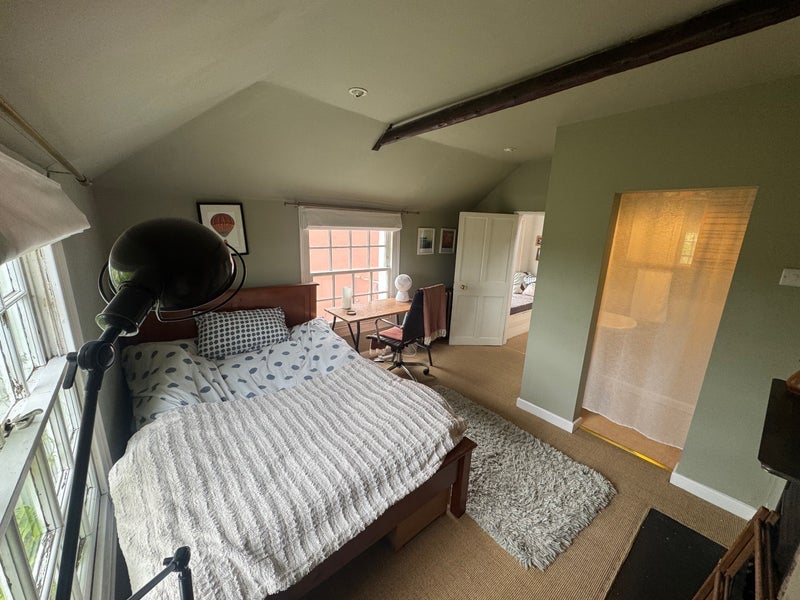 Room Cobourg Road in Bristol
