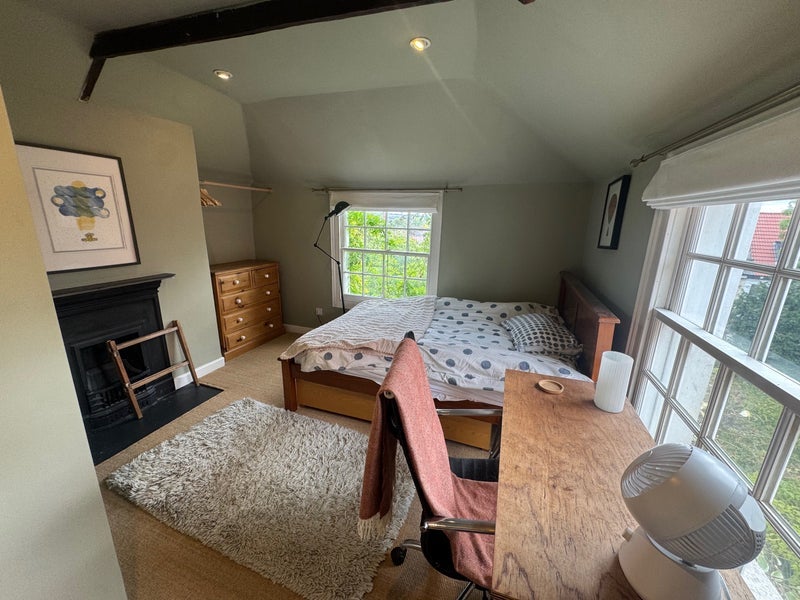 Room Cobourg Road in Bristol