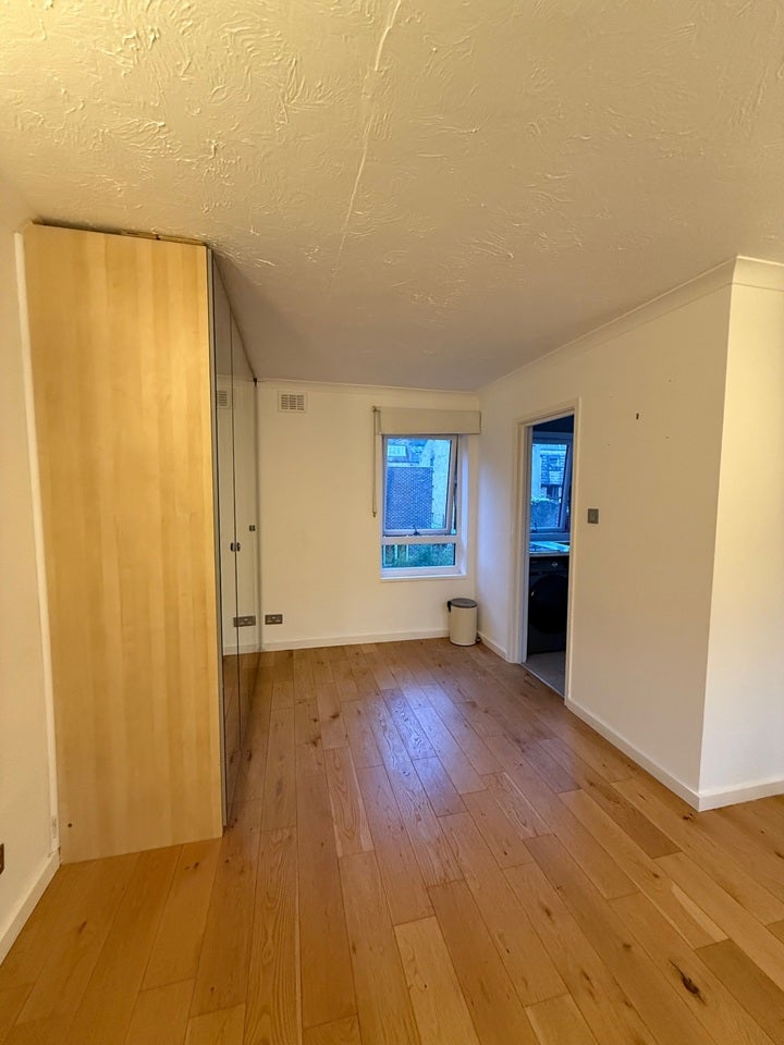 Flat Glenthorne Road in Greater London