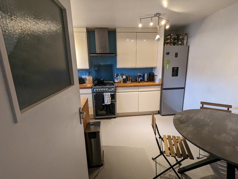 Flat Oswald Street in Greater London