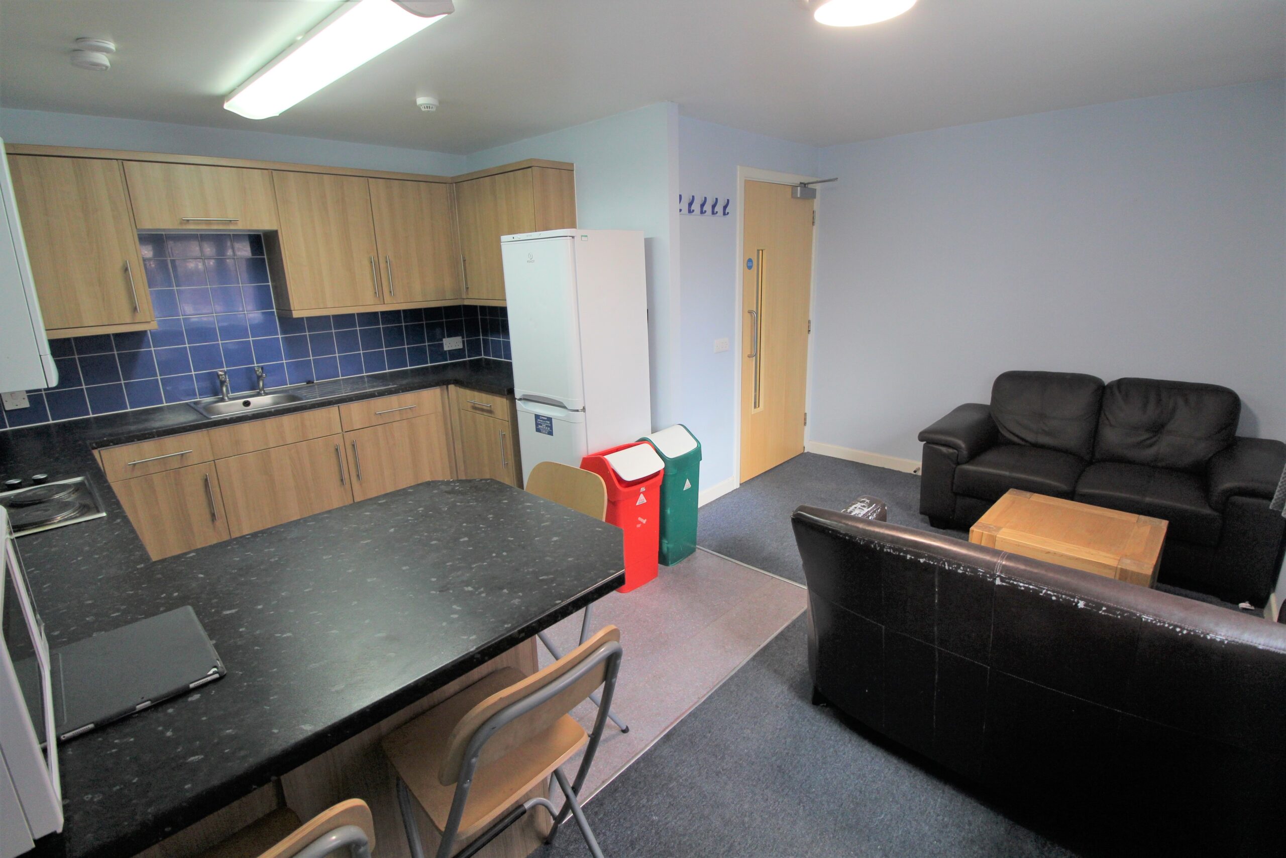 Room Lincoln Road in Peterborough