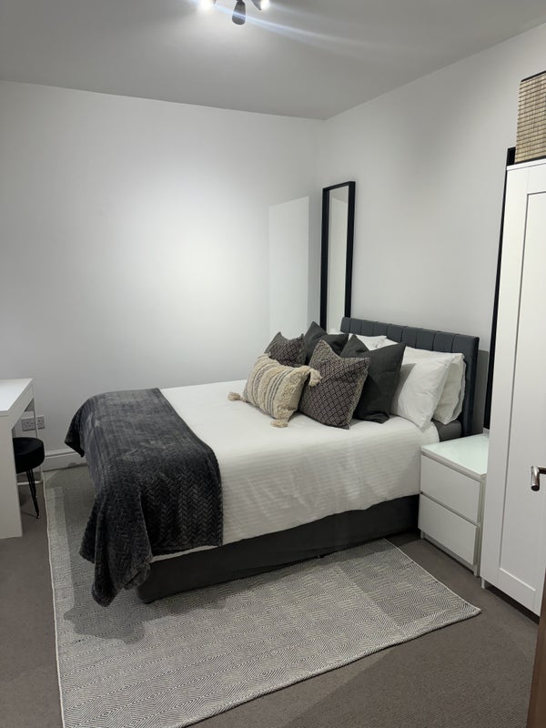 Flat Essex Road in Greater London