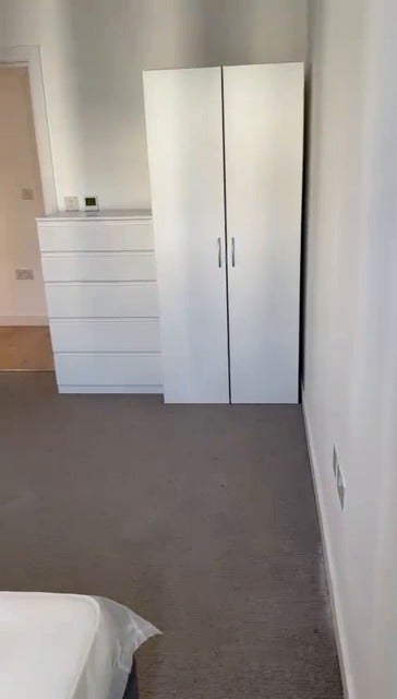 Flat Leyton Road in Greater London