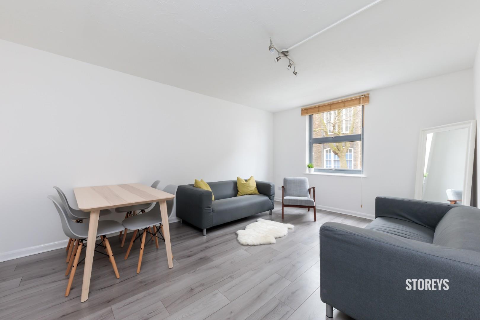 Flat Kingsland Green in Greater London