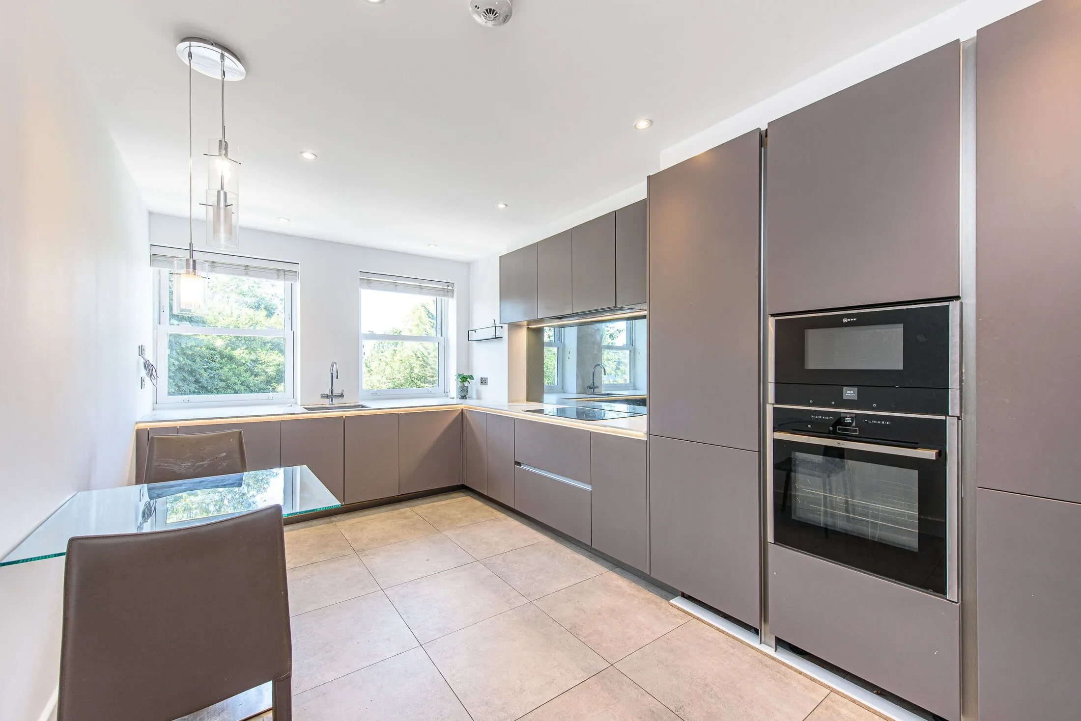 Flat The Ridgeway in Greater London