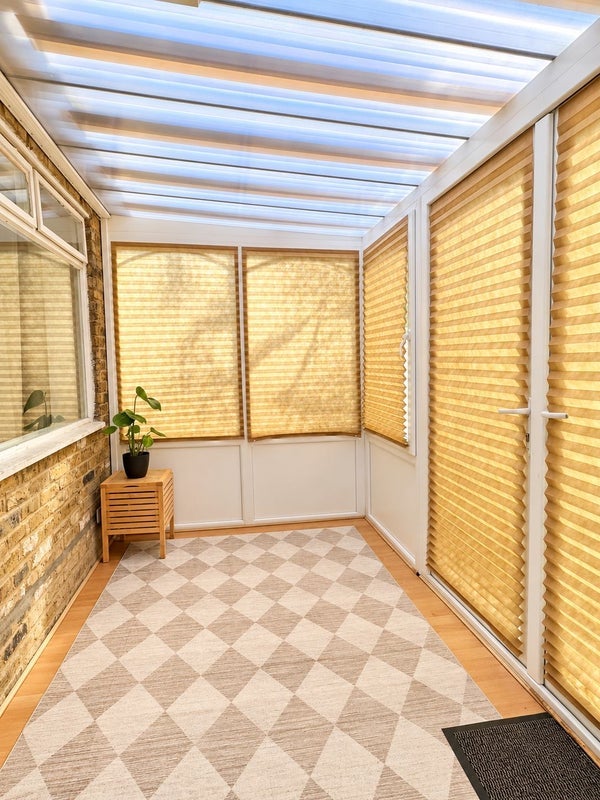 Room Worple Road in Greater London